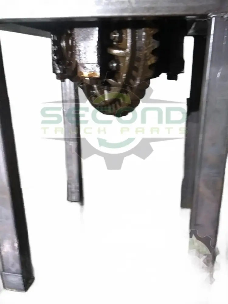Complete Meritor Carrier assembly in 3 OEM - Second Truck Parts