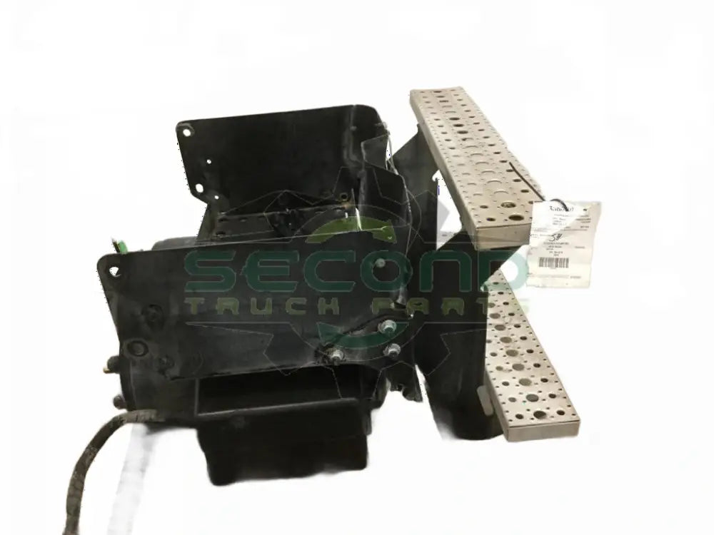 Complete Steel Battery Box with Lid and 2 air tanks out of 12' FTL - Second Truck Parts