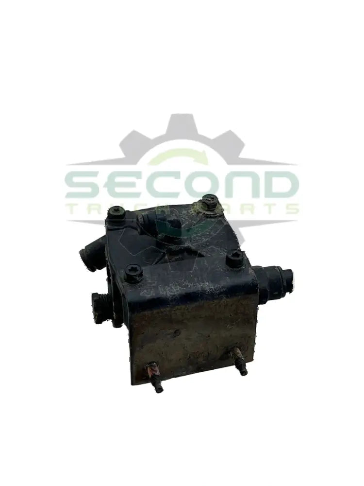 T-111918-A Genuine Bendix Air Brake Relay Valve - Second Truck Parts