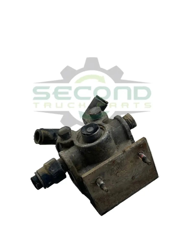 T-111918-A Genuine Bendix Air Brake Relay Valve - Second Truck Parts