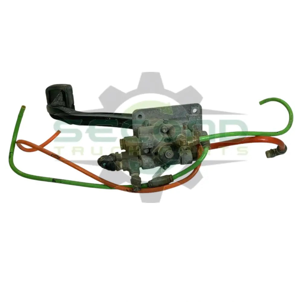 G90-6095-0009 Genuine Bendix Brake Pedal With Valve - Second Truck Parts