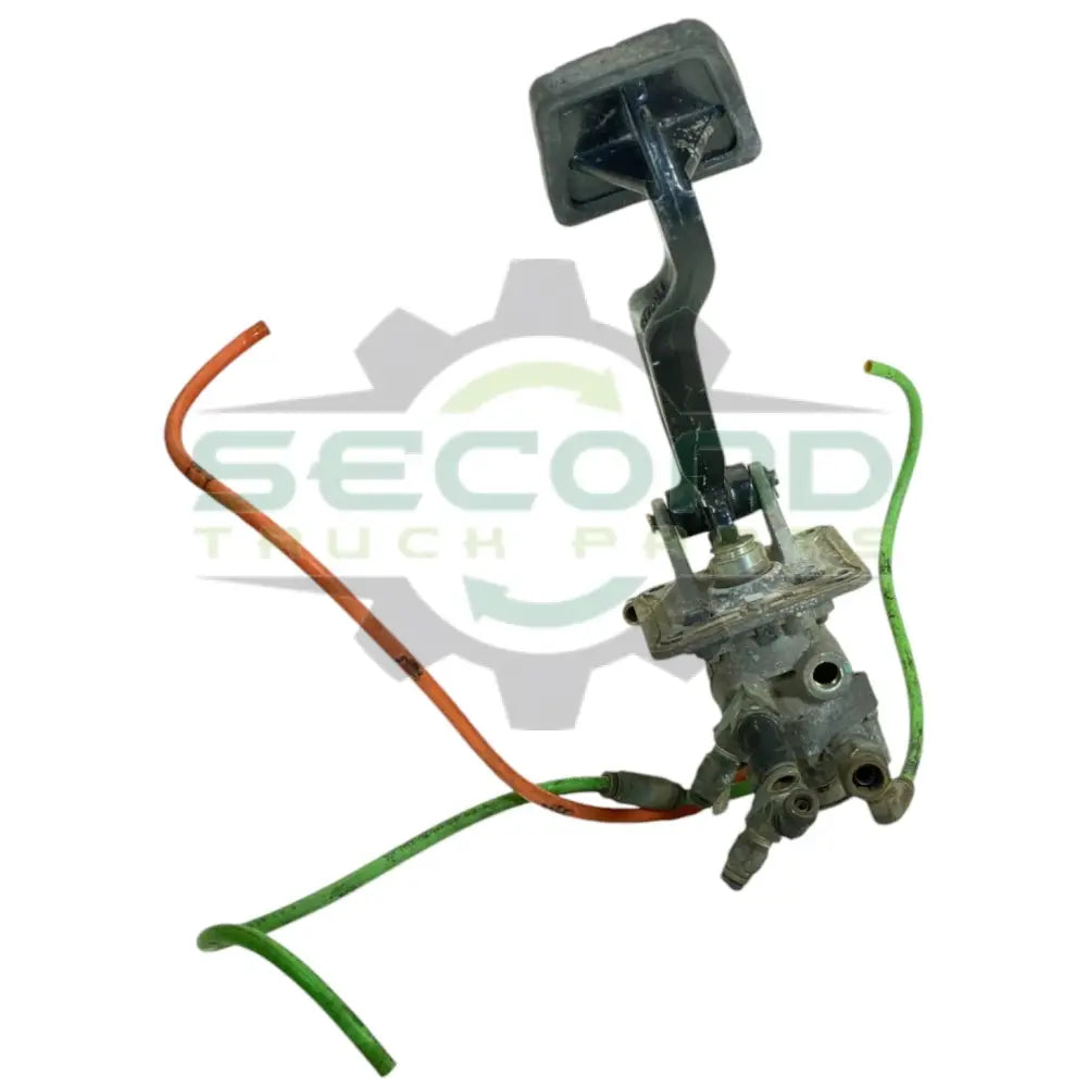 G90-6095-0009 Genuine Bendix Brake Pedal With Valve - Second Truck Parts