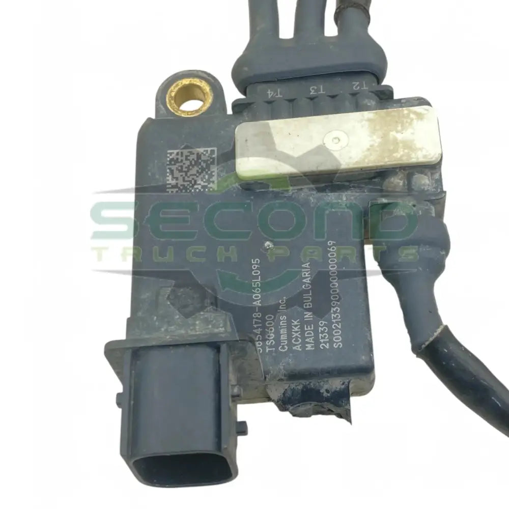 5654178 Genuine Cummins Temperature Sensor - Second Truck Parts