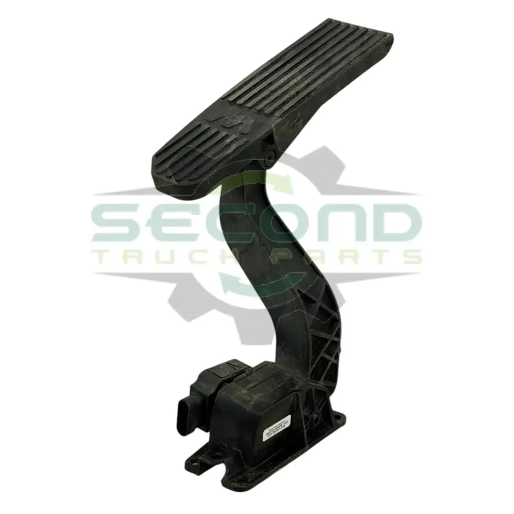 A01-34092-000 Genuine Freightliner Accelerator Pedal - Second Truck Parts