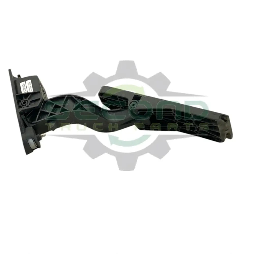 A01-33821-001 Genuine Freightliner Accelerator Pedal - Second Truck Parts