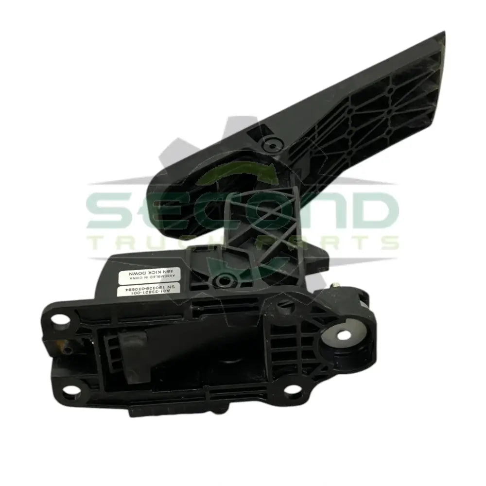 A01-33821-001 Genuine Freightliner Accelerator Pedal - Second Truck Parts