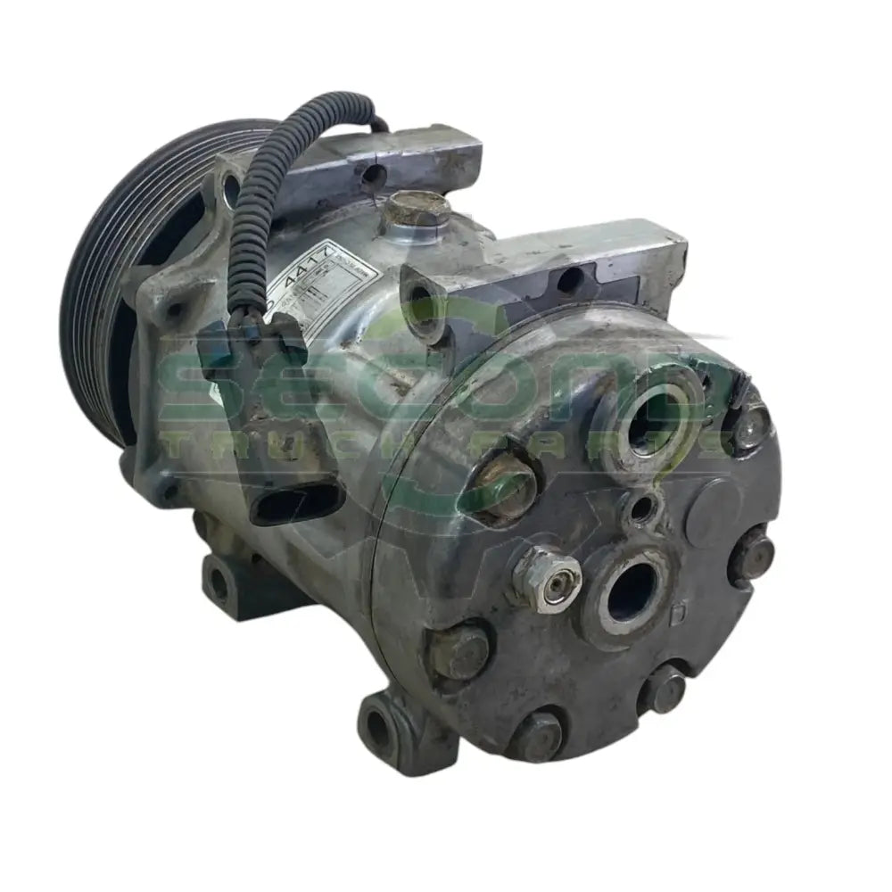 QP7H15-4417 Genuine Freightliner Air Conditioner Compressor - Second Truck Parts