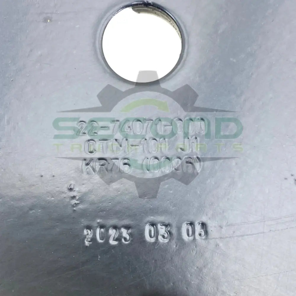 22-74071-000 Genuine Freightliner Flow Below Center Frame Support Bracket - Second Truck Parts