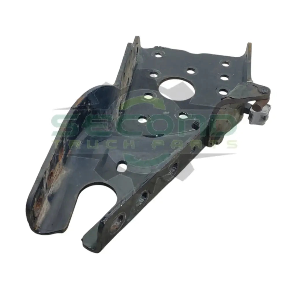 15-24784-001 Genuine Freightliner Right Side Forward Frame Bracket - Second Truck Parts