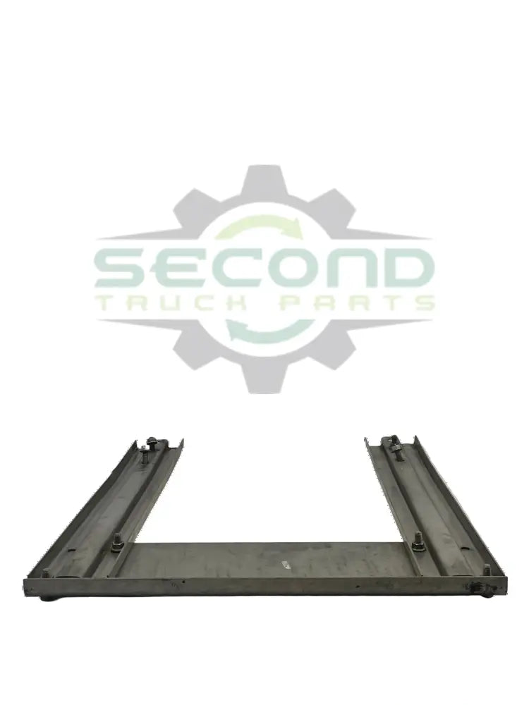 MAC06-2467 Genuine Mack Grille CV713 - Second Truck Parts