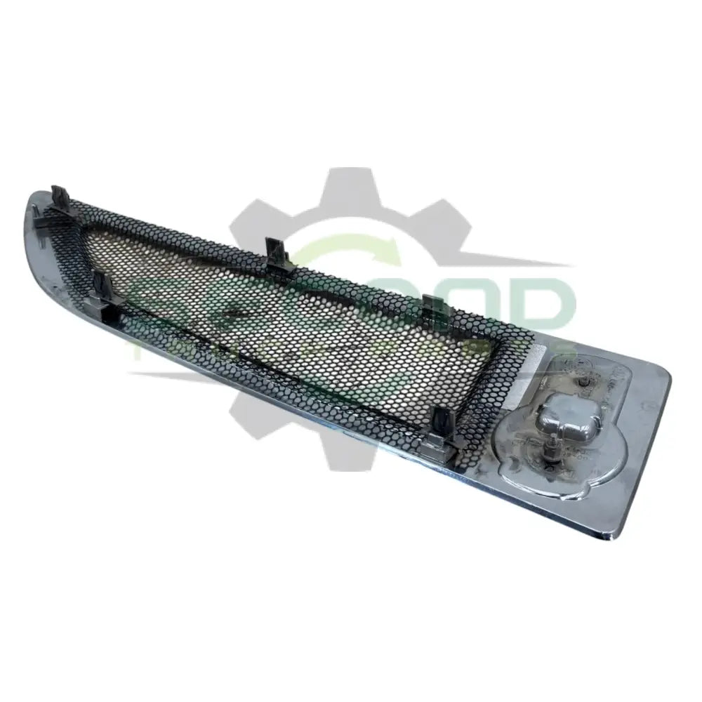 L46-6054 Genuine Paccar Left Driver Hood Side Vent - Second Truck Parts
