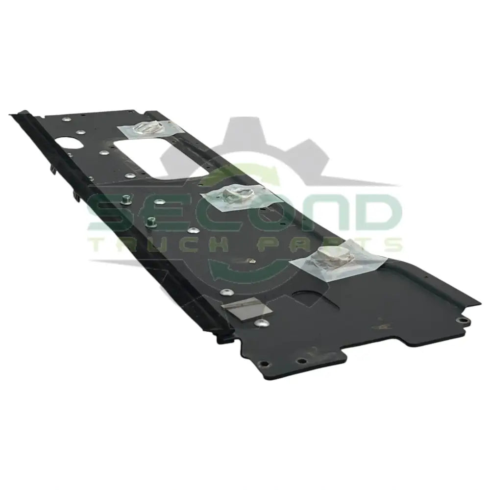 R25-6067R Genuine Paccar Right Interior Door Panel - Second Truck Parts