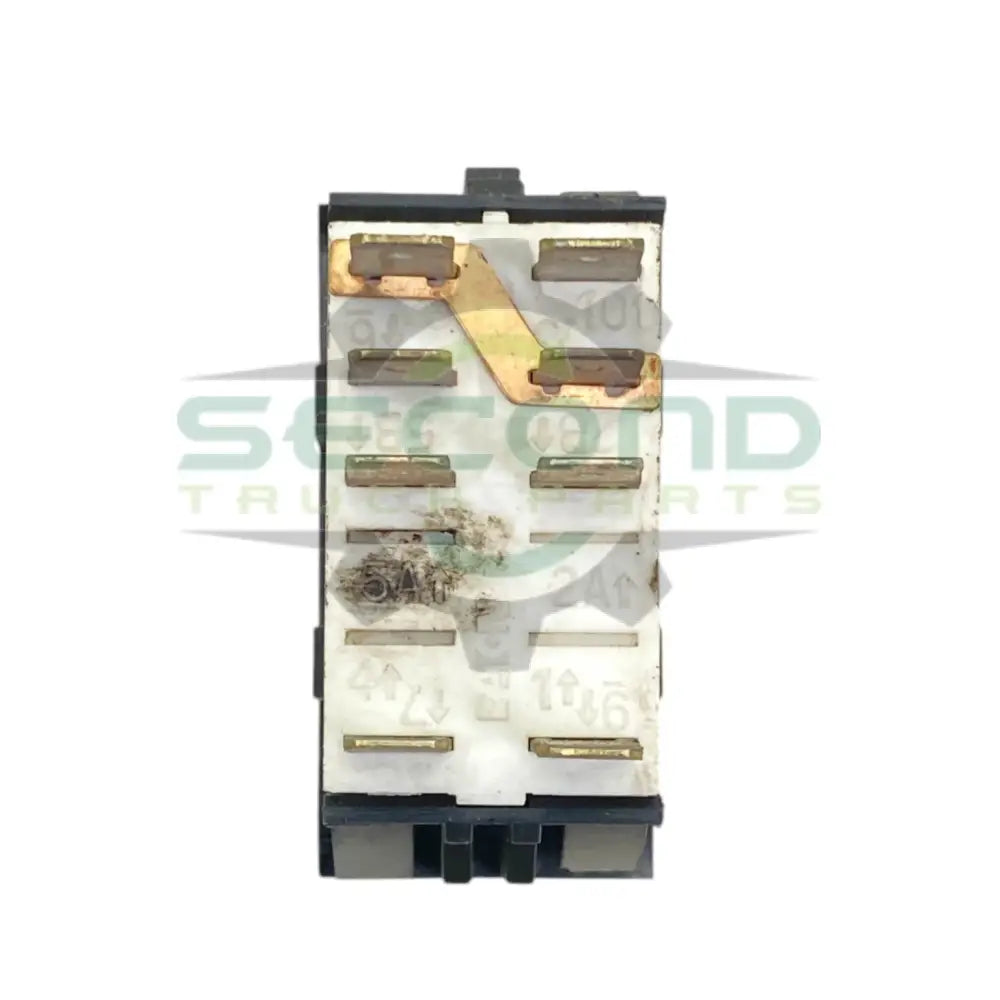 P27-1173-002 Genuine Paccar Switch Clearance Lamp - Second Truck Parts