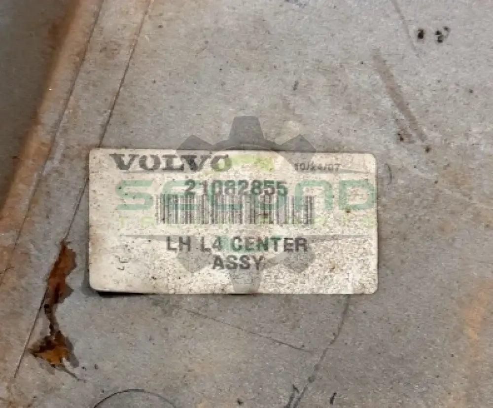 21082855 Genuine Volvo Left Rear White Tank Skirt - Second Truck Parts