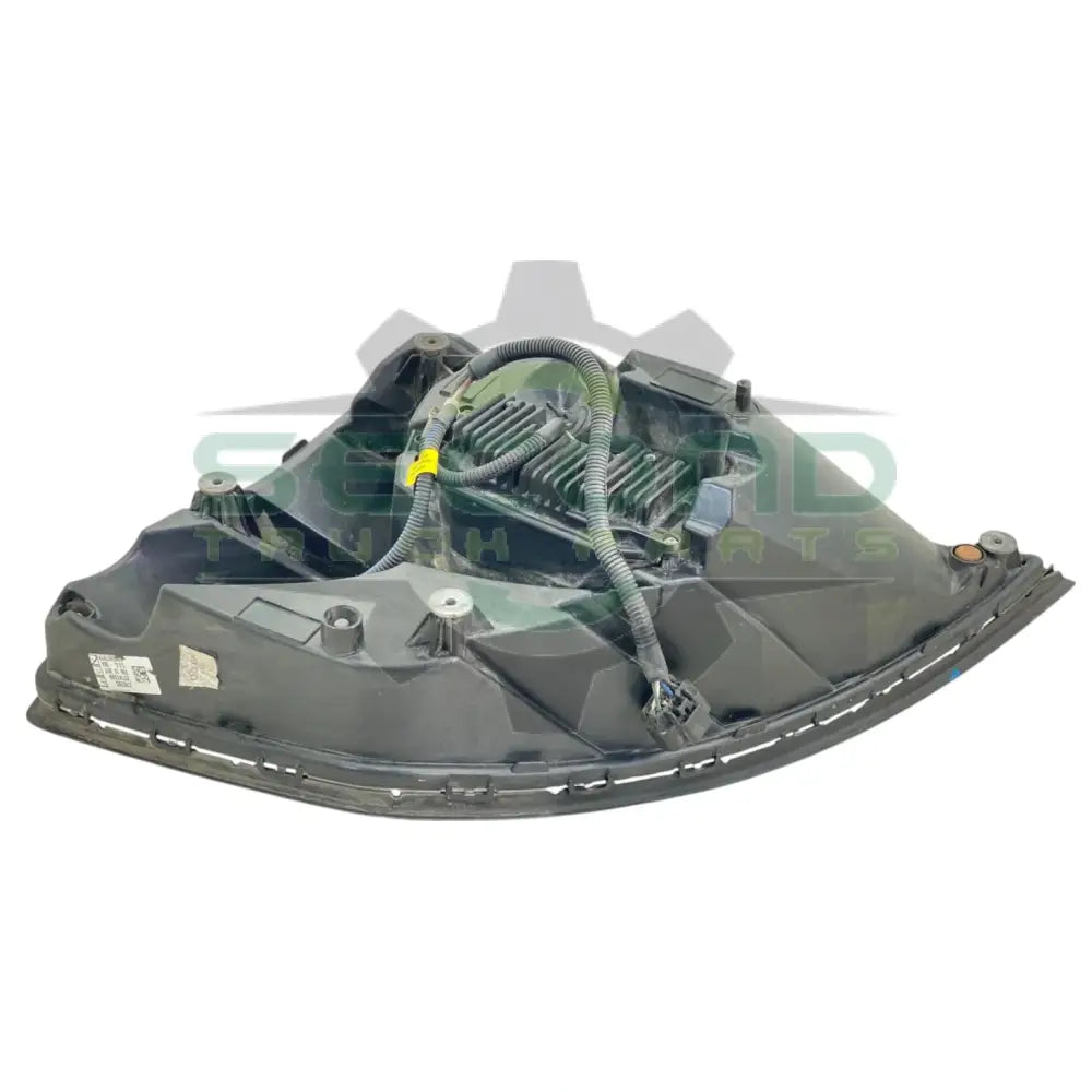 22141268 Genuine Volvo Right Headlamp - Second Truck Parts