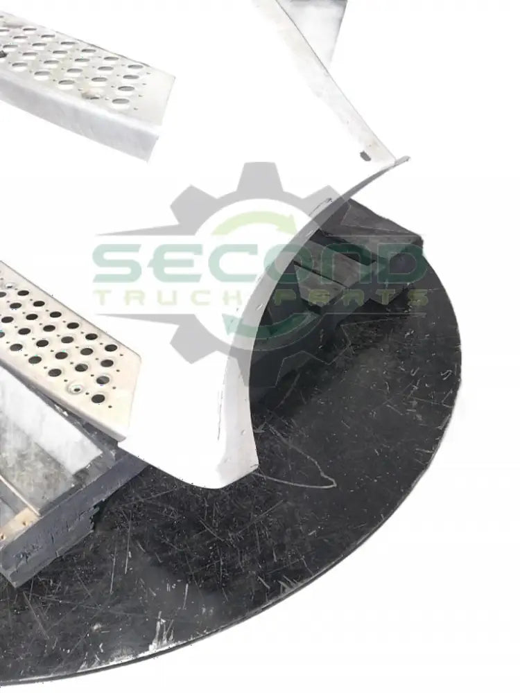 Kenworth 20' T680 Day Cab RH chassis fairing with steps OEM - Second Truck Parts