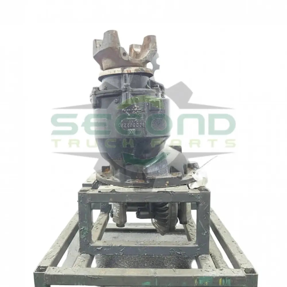 Meritor MT-40-14X3C front rear axle carrier with power divider OEM - Second Truck Parts