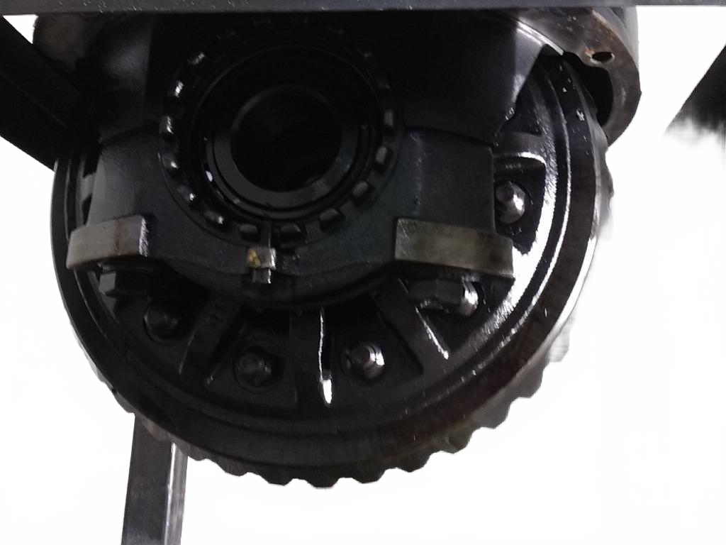 Meritor RS23-160/161 differential carrier assembly in 2 OEM - Second Truck Parts