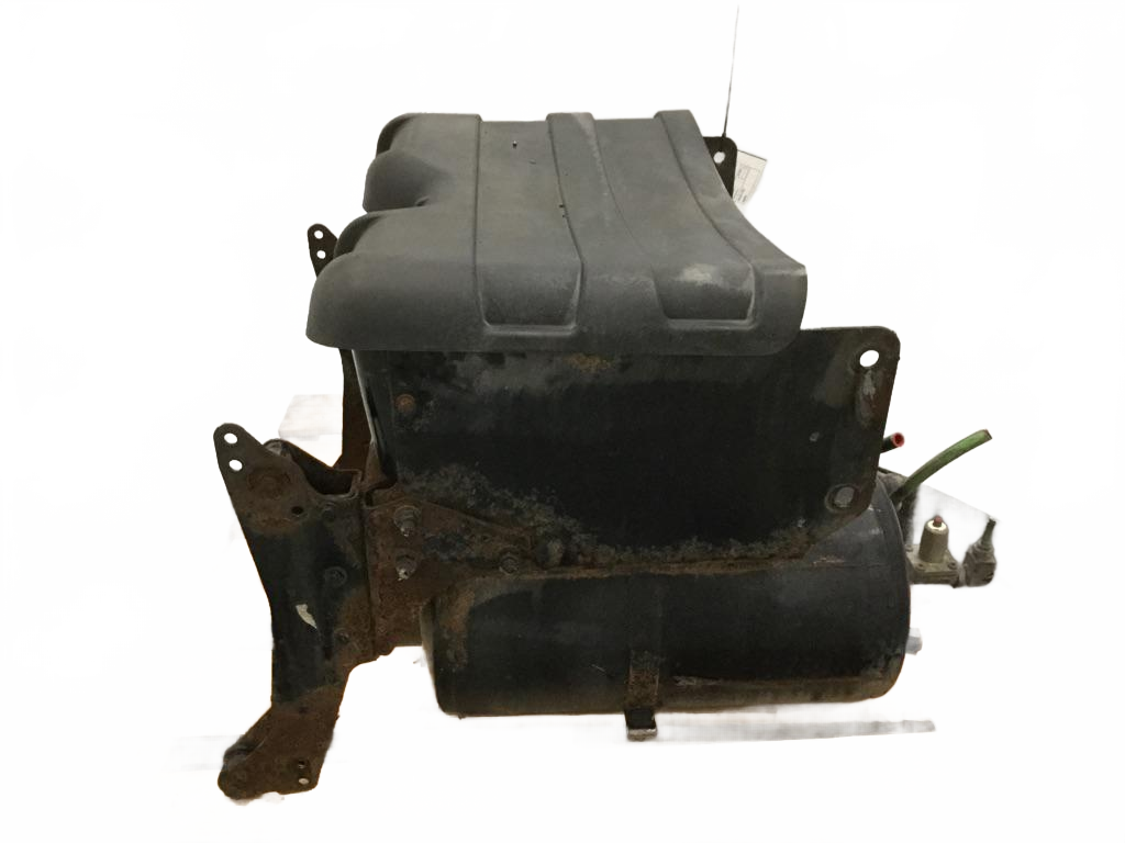 Steel Battery box with composite lid out of '12 Freightiner Cascadia - Second Truck Parts