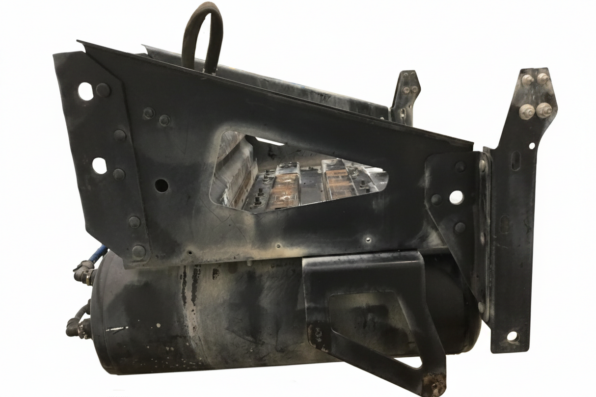 Volvo VNL steel battery box21043167 with x3 steel air tanks x2 - Second Truck Parts