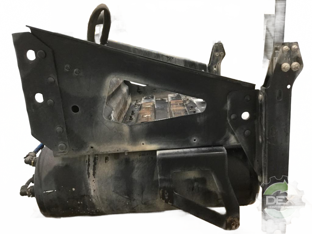 Volvo VNL steel battery box21043167 with x3 steel air tanks x2 - Second Truck Parts