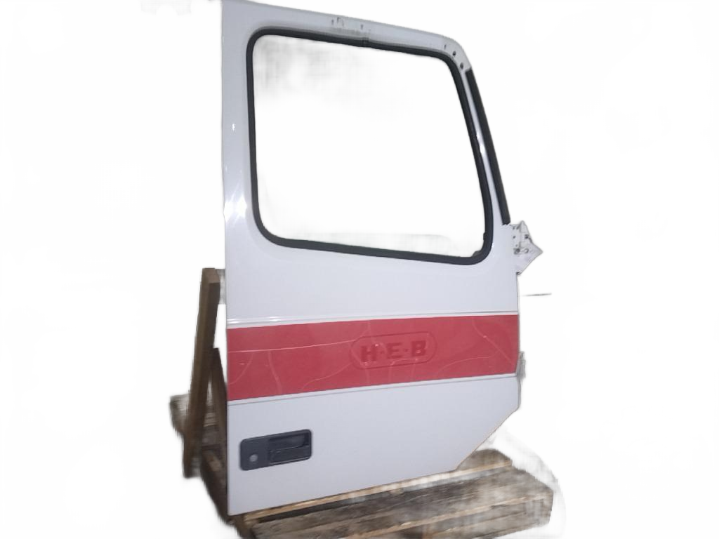 Volvo RH side door OEM 22674747 - Second Truck Parts