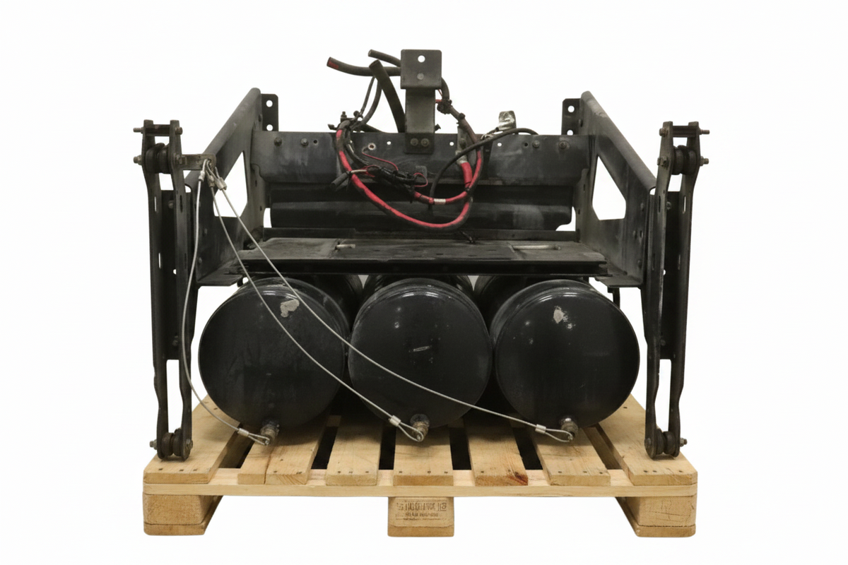 Volvo Complete steel battery box with x3 air tanks Shelf 21043167 DDD2 - Second Truck Parts