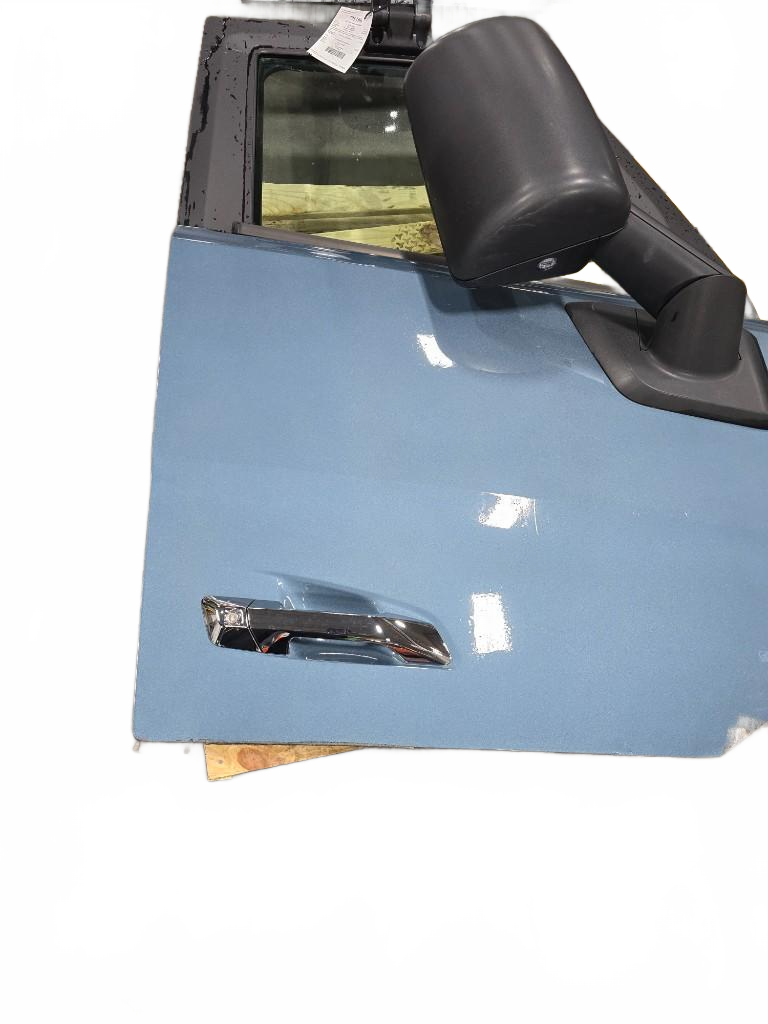 Volvo VNL RH door assembly OEM 78499129D4 - Second Truck Parts