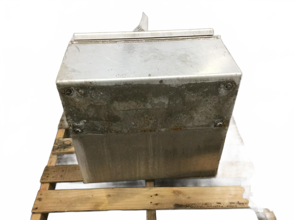 Chassis LH mounted Saddle Box Tool Box all metal OEM - Second Truck Parts