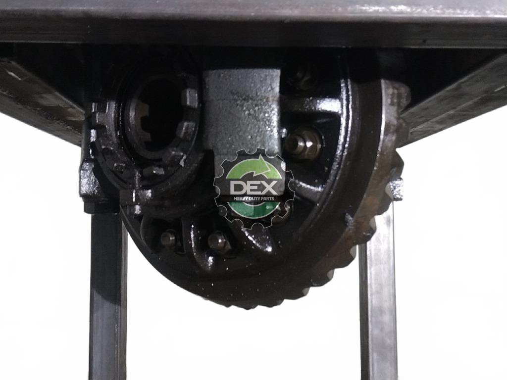 Complete Meritor Carrier assembly with power divider in 3 OEM - Second Truck Parts