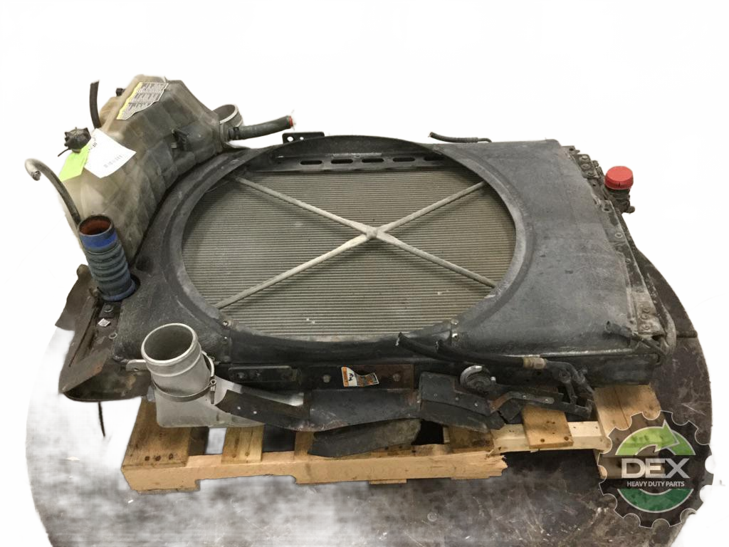 Cool 12' KW T600 pack includes: Radiator OEM - Second Truck Parts