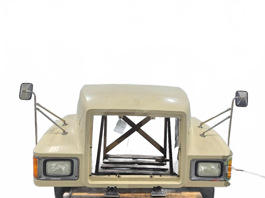 Mack 15' CHU groomed hood with headlights OEM 82053610 - Second Truck Parts