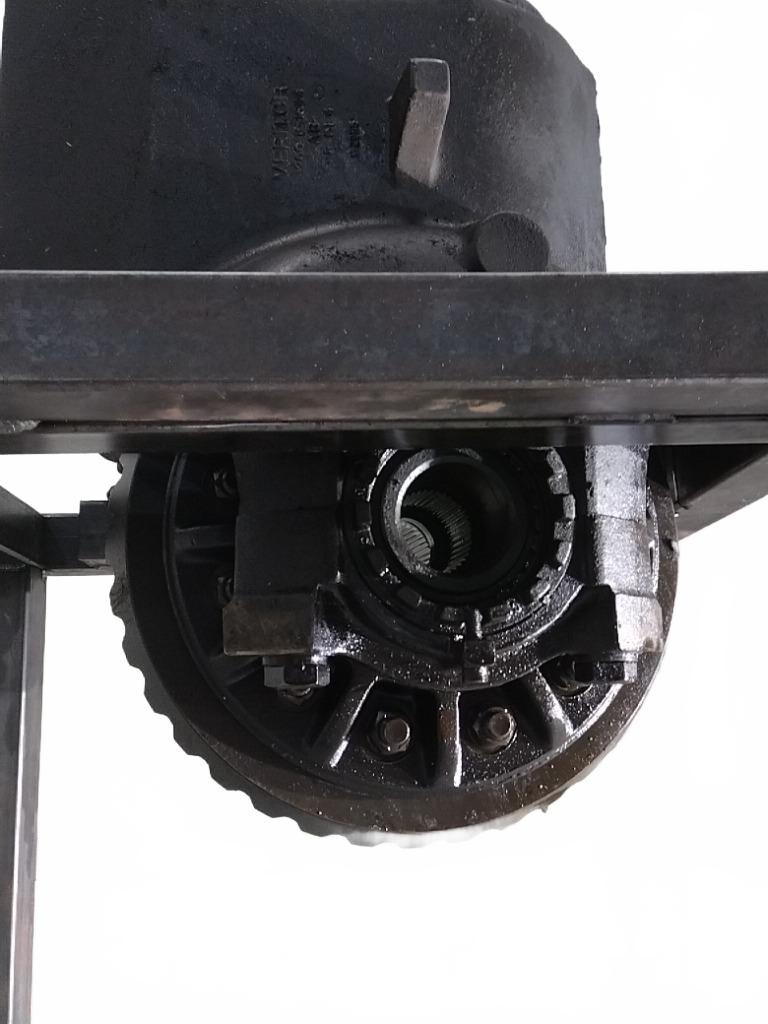 Volvo Meritor MT 40-143M front rear axle carrier in 3 OEM 20457919 - Second Truck Parts