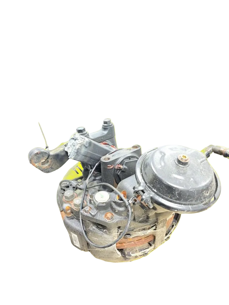 Volvo RH steer axle hub cutoff OEM 23716166 - Second Truck Parts