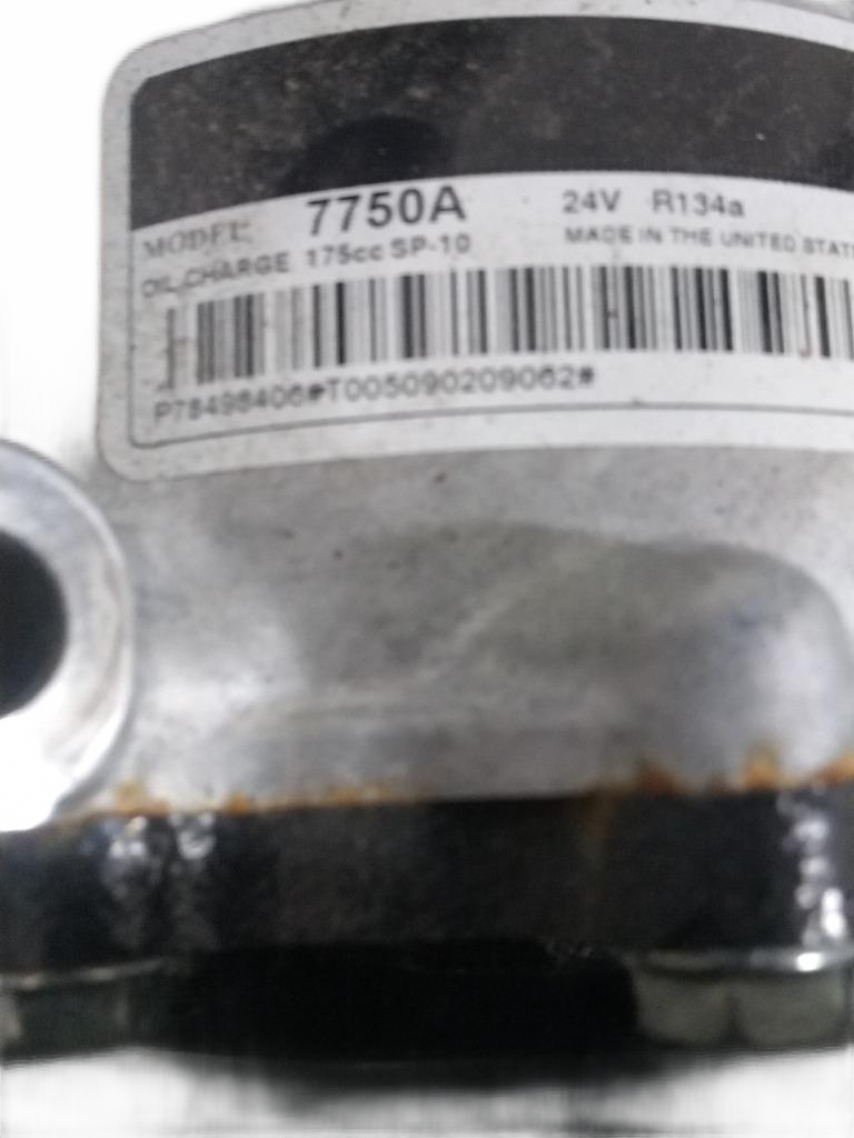 Volvo D13 US24 A/C compressor OEM 78498406D9 - Second Truck Parts