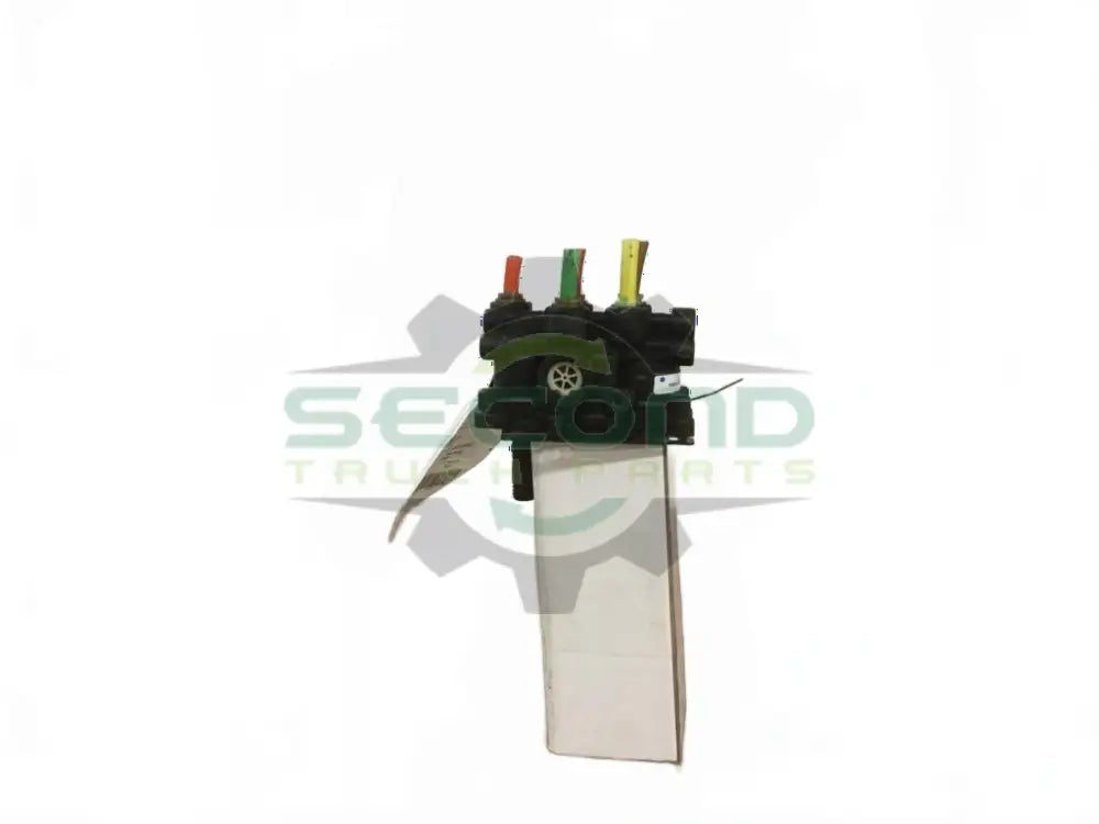 Peterbilt Dash mounted air brake control valve out of 06 387 OEM - Second Truck Parts