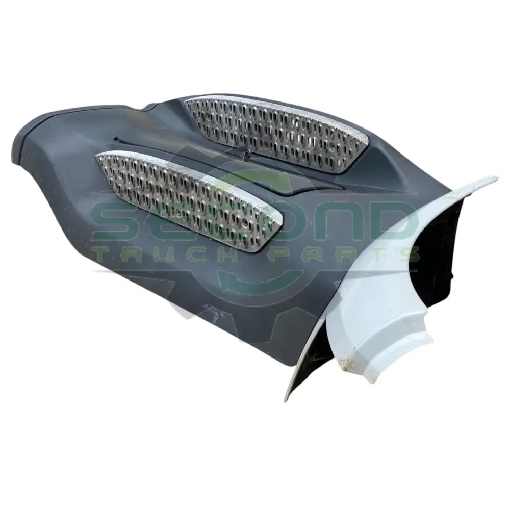 A33-6051-10000 Peterbilt Left Side Step Fairing Assembly - Second Truck Parts