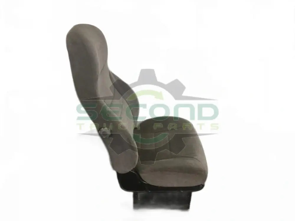 Peterbilt RH seat assembly off of 07' 387 OEM - Second Truck Parts