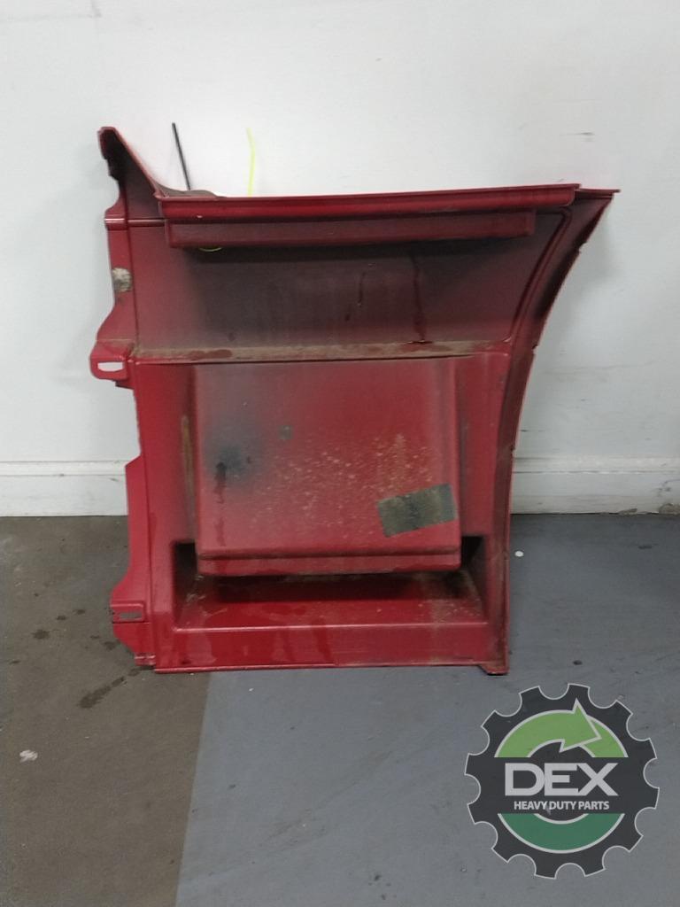 Volvo Volvvo RH rear chassis fairing with steps OEM 20982718