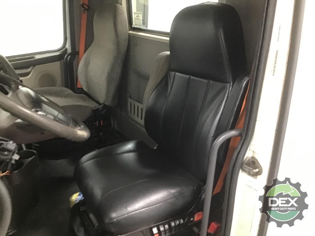 Volvo VNM groomed Daycab OEM 21134493D32