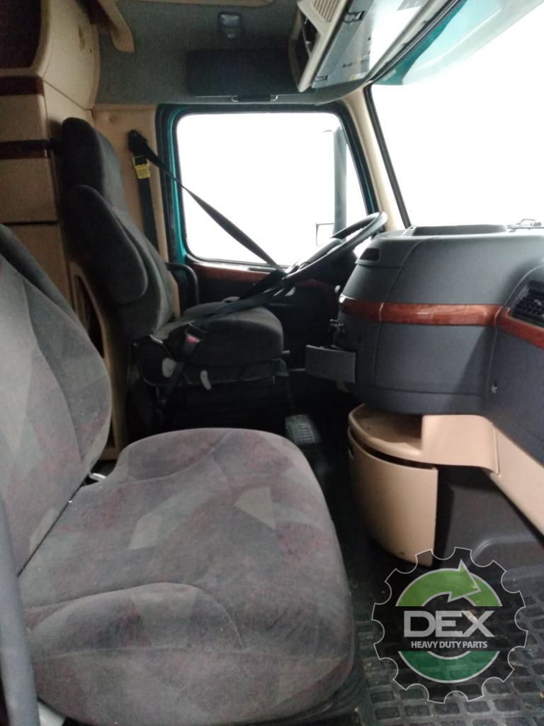 Volvo VT880 groomed sleeper cab OEM 20801803D2