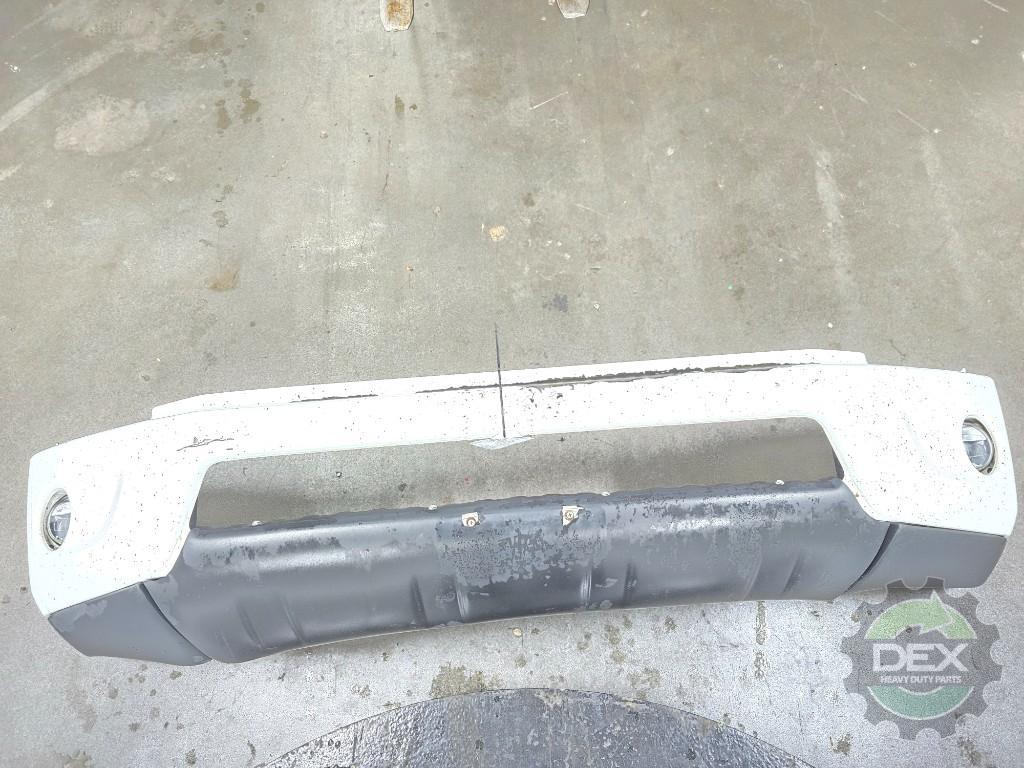 Volvo VNR 3 piece bumper assembly with fog lights OEM 82761955