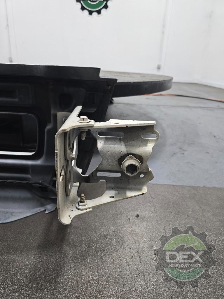 Volvo VNL version 2 bumper center section OEM 82728568D2