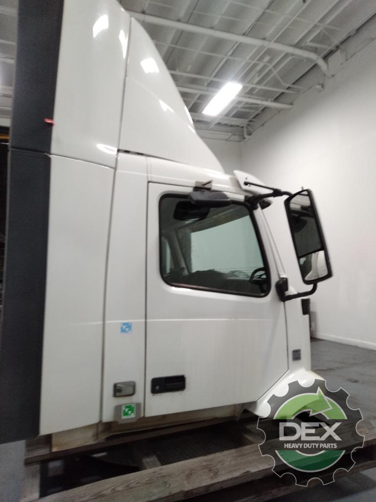 Volvo VNM groomed Daycab OEM 21134493D21