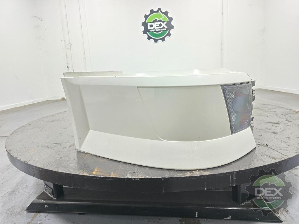 Volvo VNL RH bumper corner with fog lights OEM 82721512