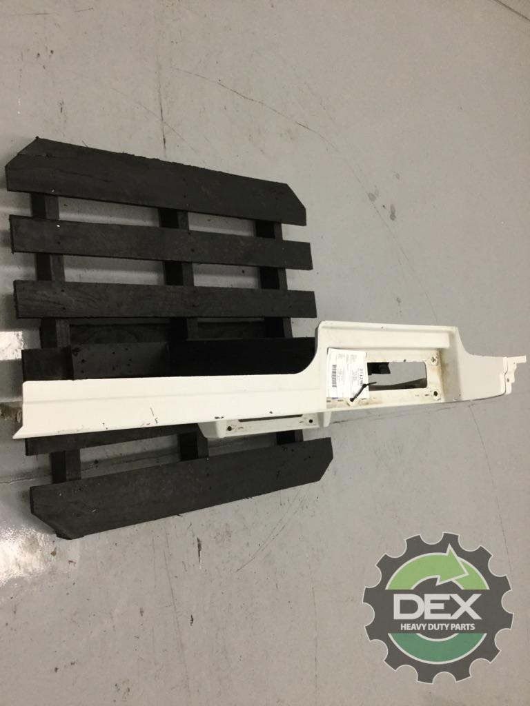 Volvo VNL Rear R/H chassis fairing with steps 52" OEM 82490540D12