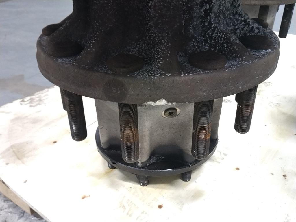 Meritor RH MT-40-14X Rear rear axle hub and spindle cutoff OEM - Second Truck Parts