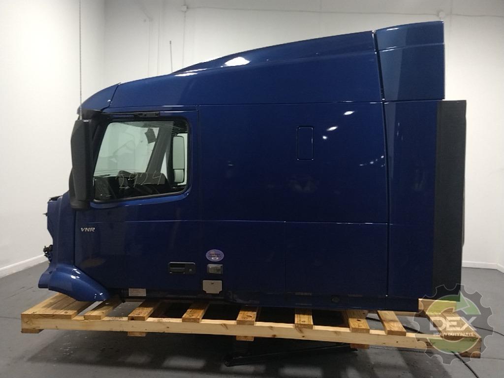 Volvo VNR640 complete groomed sleeper cab OEM 78517020D1