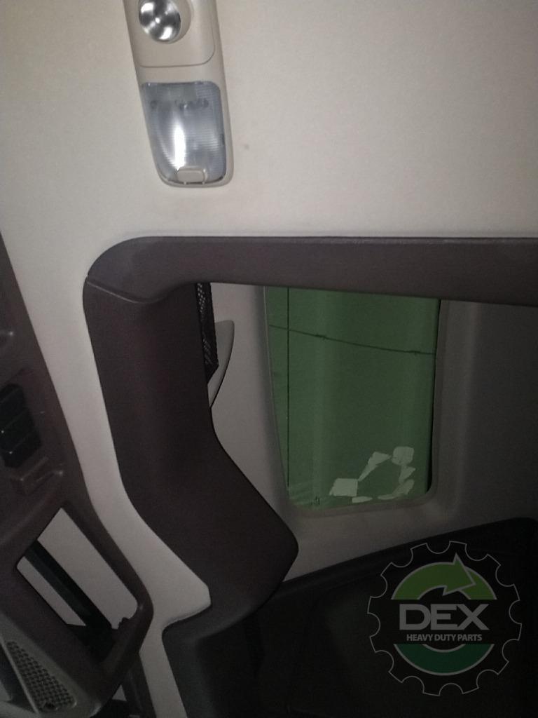 Volvo VNL780 sleeper cab OEM 20801803