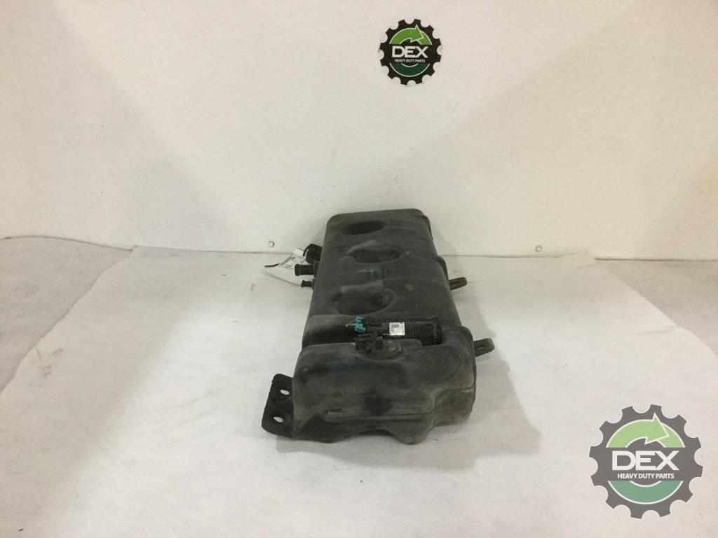 Volvo Windshield washer resevoir with pump OEM 84716864